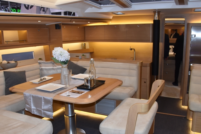 14Dufour56interior